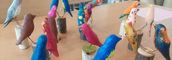 Kreatywne Inspiracje: Wiosenne drewniane ptaszki