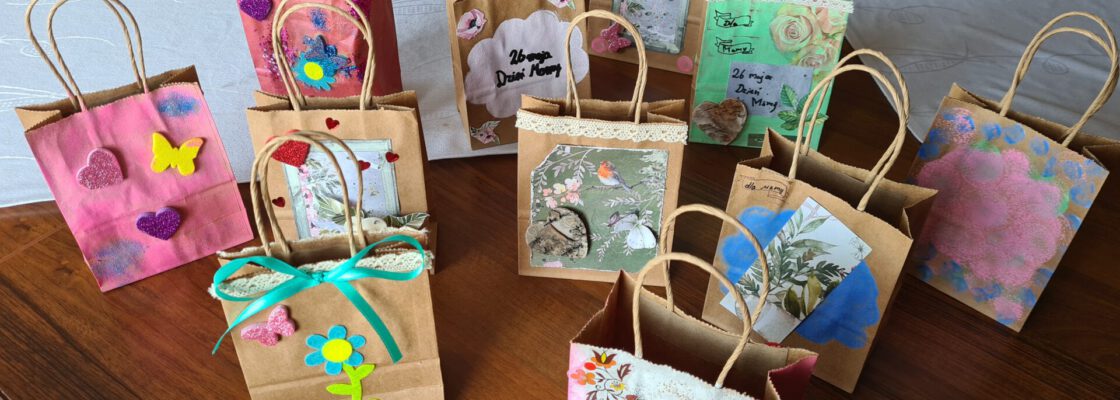 WDK Raciąż: torebki prezentowe na Dzień Mamy
