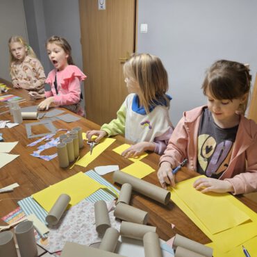 WDK Raciąż: Dzieci stworzyły organizery na biurko